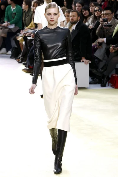 Look 24